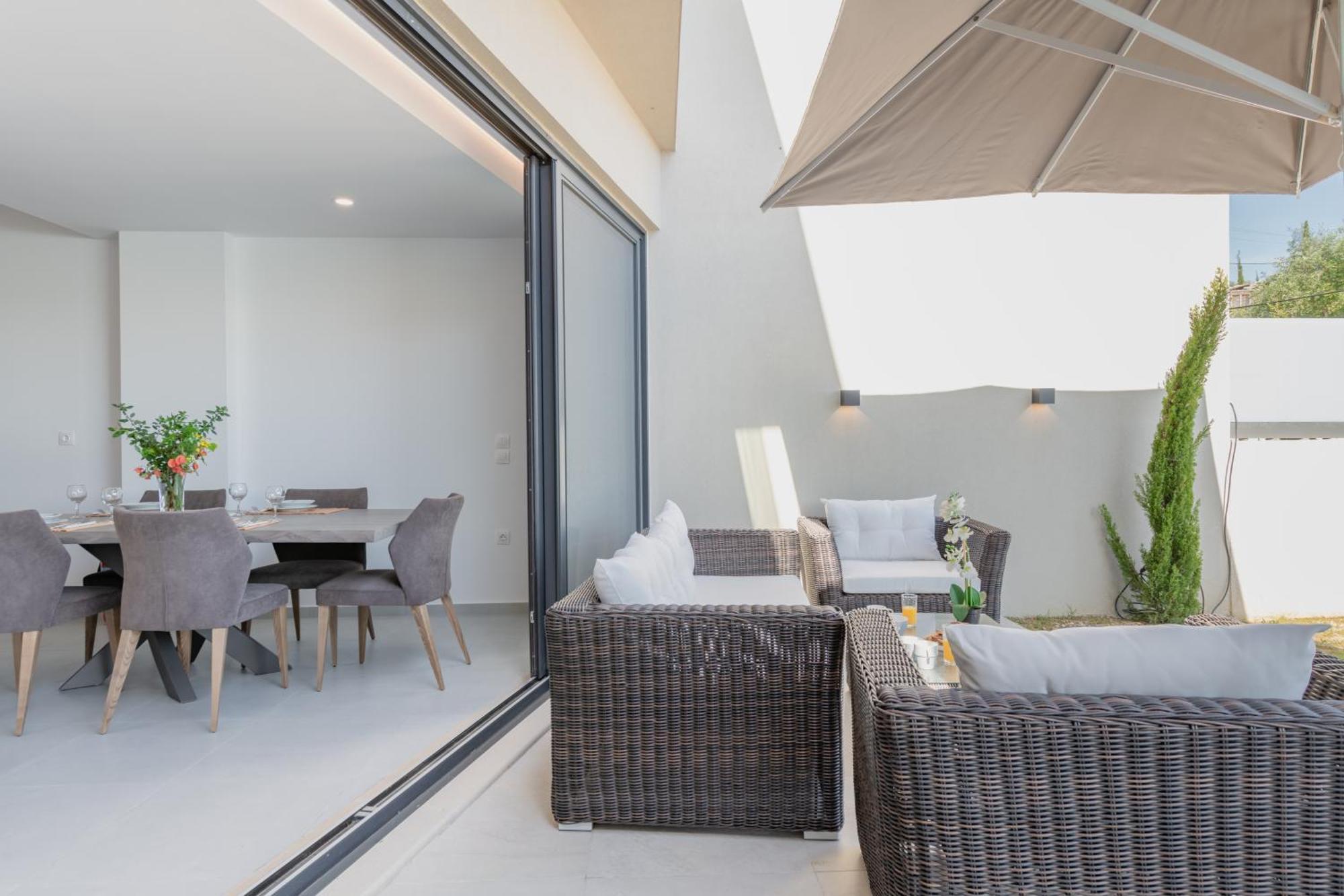 Swans Luxury Homes コメノ 部屋 写真